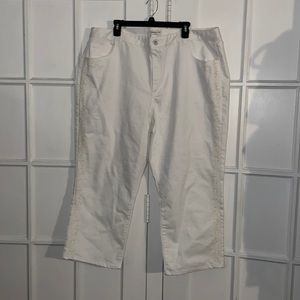 EUC Coldwater Creek White Denim Embroidered Classic Fit Capris 24